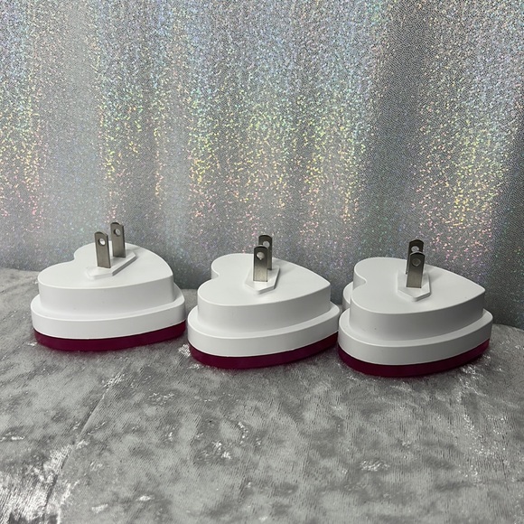 Night light automatic neon heart pink wall plug in glowing cute y2k heart shaped - Picture 5 of 7